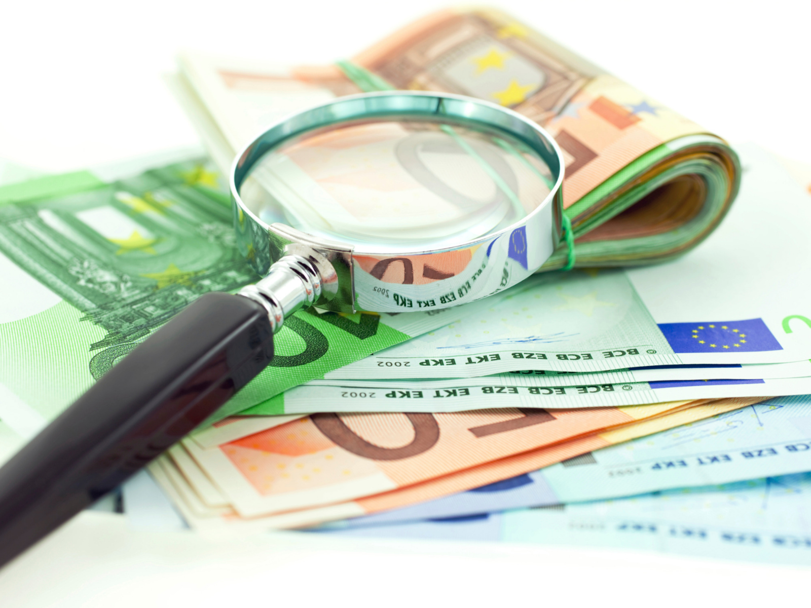 Obrt u naplati bankarskih troškova: Klijenti moraju da vrate pare bankama!